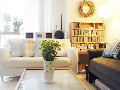 Decorating Small Living Room-Ideas