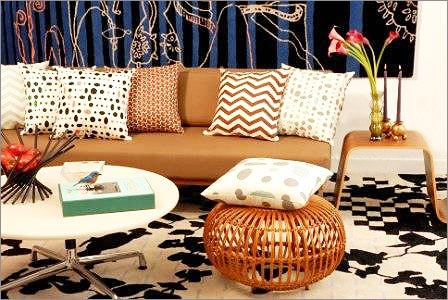 Living Room Decorating Ideas with Throw Pillows